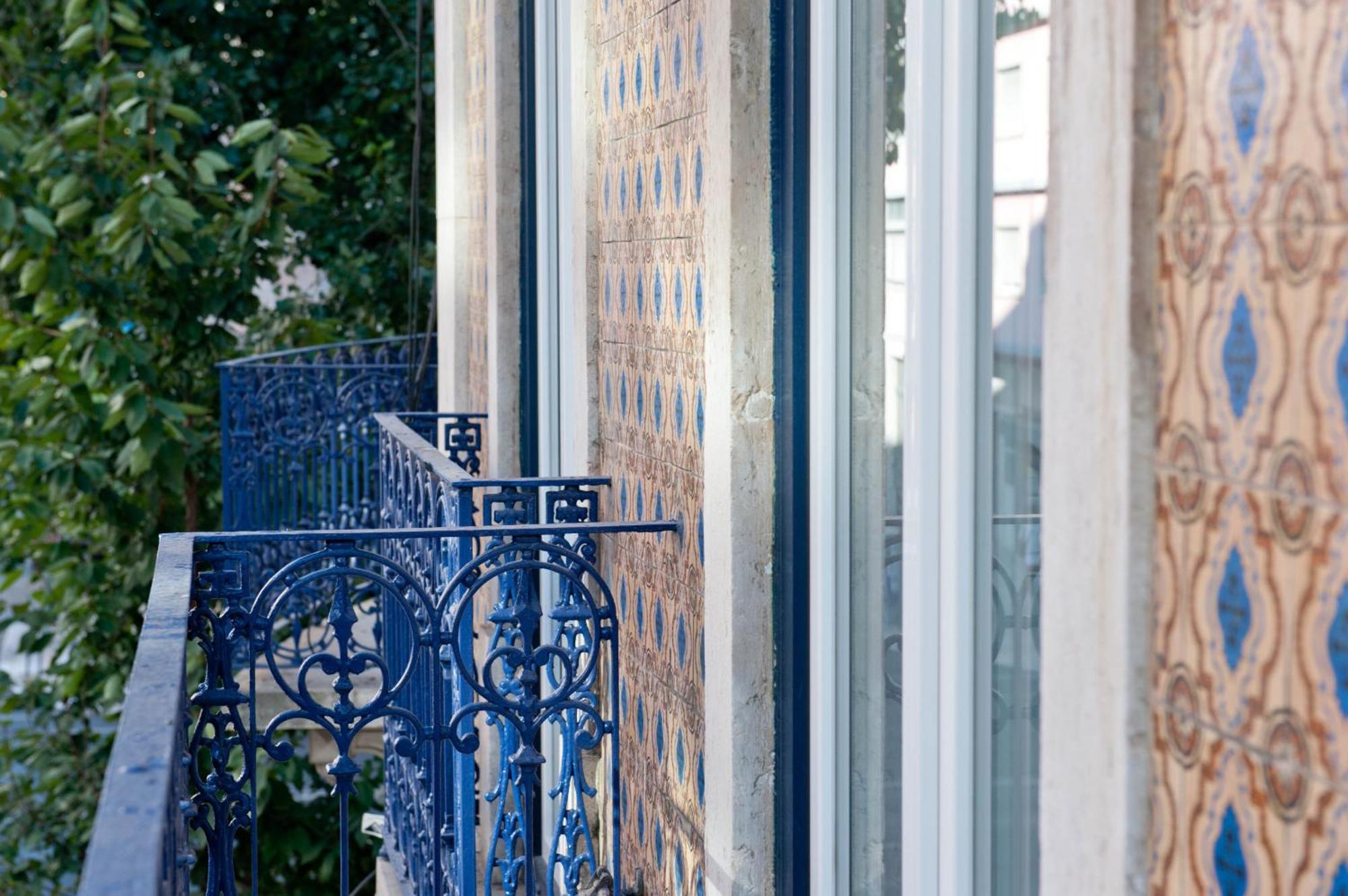 Her Majesty At Liberdade Avenue Cr1E Lisbon Exterior photo